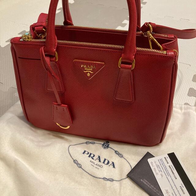 PRADA サファーノミニバッグ