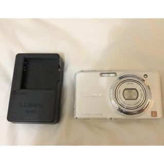 パナソニック(Panasonic)のLUMIX デジカメ　DMC-FX77(コンパクトデジタルカメラ)