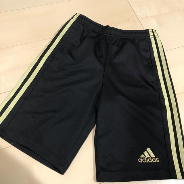 adidas(アディダス)のアディダス　キッズ　140 キッズ/ベビー/マタニティのキッズ服男の子用(90cm~)(パンツ/スパッツ)の商品写真