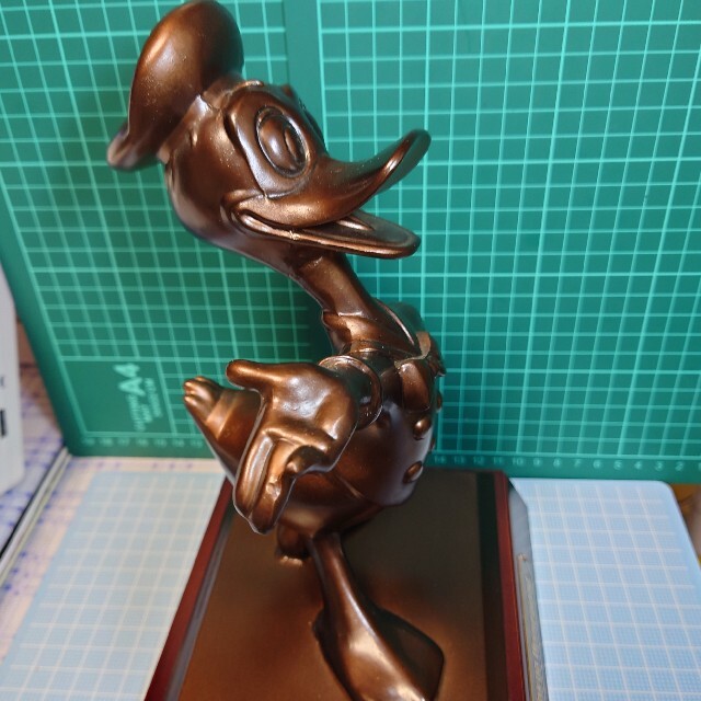 Disney - 【新品】ディズニー・ドナルドダックブロンズ像の通販 Disney - 【新品】ディズニー・ドナルドダックブロンズ像の通販