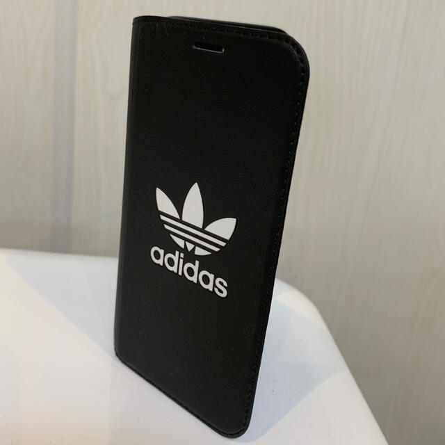 adidas(アディダス)のiPhone12mini  adidasケース スマホ/家電/カメラのスマホアクセサリー(iPhoneケース)の商品写真