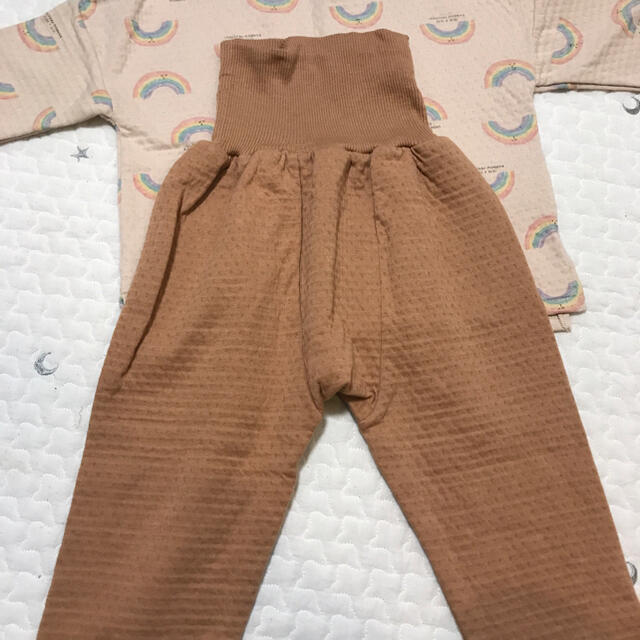 テータテート　レインボー柄パジャマ95 キッズ/ベビー/マタニティのキッズ服男の子用(90cm~)(パジャマ)の商品写真