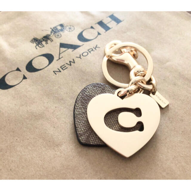 【COACH☆新品】大人気！再入荷！チャーム　キーホルダー　シグネチャー　ハート