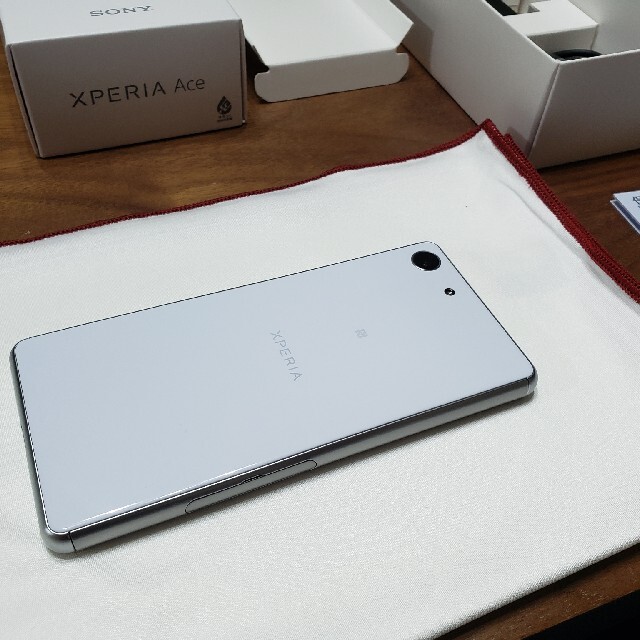 Xperia ace  正規モバイル店購入 ほぼ新品 即決OK 1