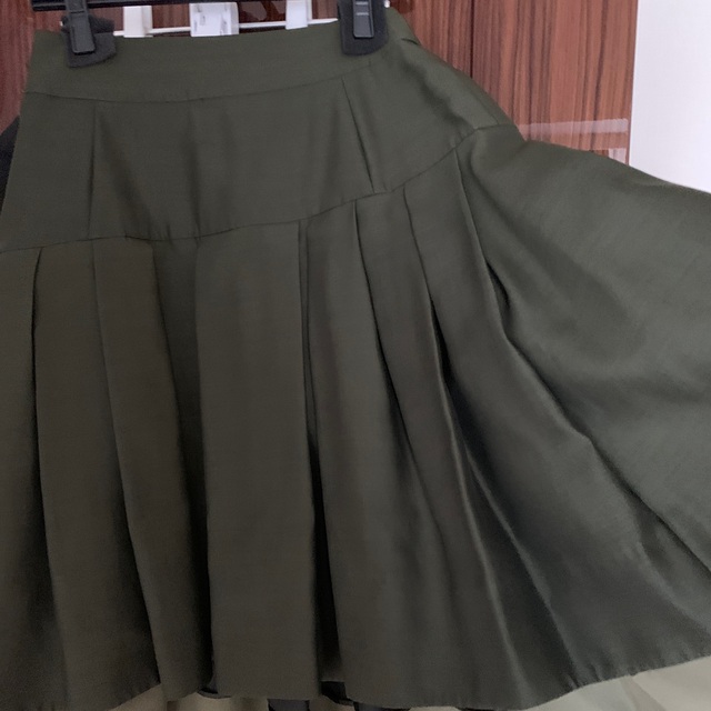 FOXEY(フォクシー)のご専用フォクシー スカート フルブロッサム モスグリーン ウール シルク40 レディースのスカート(ひざ丈スカート)の商品写真
