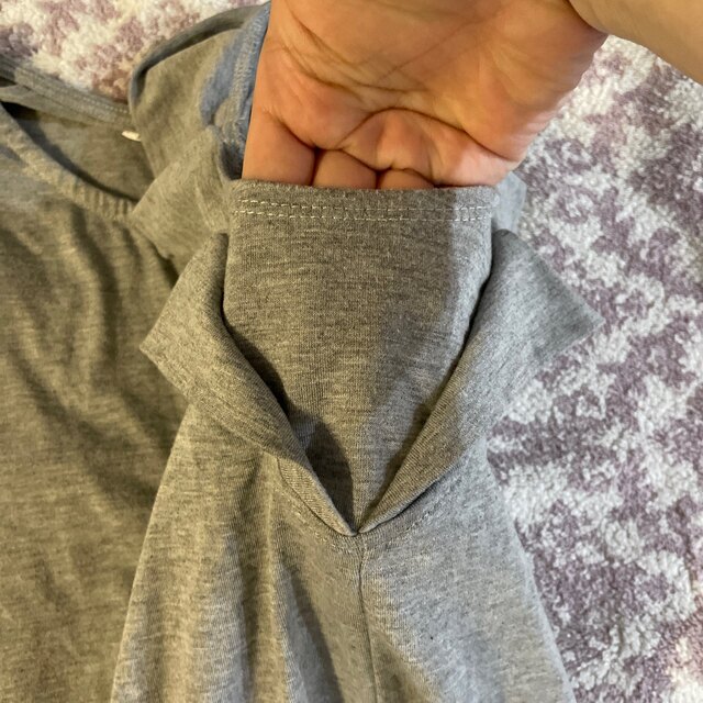 ZARA(ザラ)の肩フリルTシャツ レディースのトップス(Tシャツ(半袖/袖なし))の商品写真