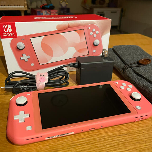 Nintendo Switch Lite コーラル