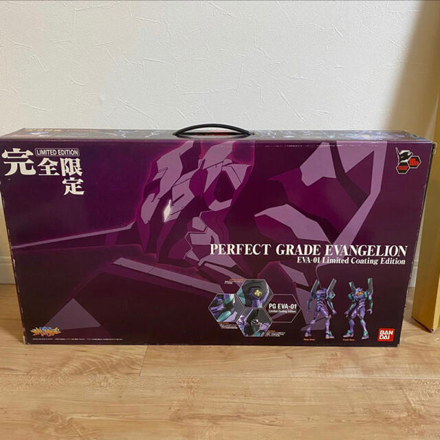 BANDAI(バンダイ)の新品 未開封 おまけ付 パーフェクトグレード完全限定版 エヴァンゲリオン初号機  エンタメ/ホビーのおもちゃ/ぬいぐるみ(模型/プラモデル)の商品写真