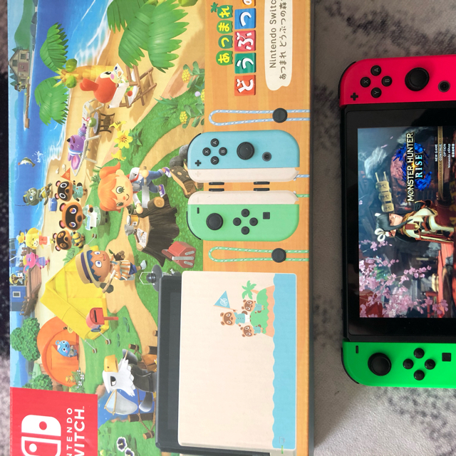 Nintendo Switch(ニンテンドースイッチ)のNintendo Switch どうぶつの森セット　モンハンライズソフト付き エンタメ/ホビーのゲームソフト/ゲーム機本体(家庭用ゲーム機本体)の商品写真