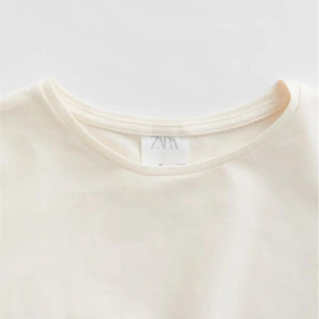 ZARA(ザラ)の【新品未使用】ZARAコントラストトップスTシャツアシンメトリー ヘムTシャツ レディースのトップス(シャツ/ブラウス(長袖/七分))の商品写真