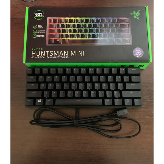 LAZER(レイザー)のRazer Huntsman Mini US配列 紫軸 60%キーボード スマホ/家電/カメラのPC/タブレット(PC周辺機器)の商品写真