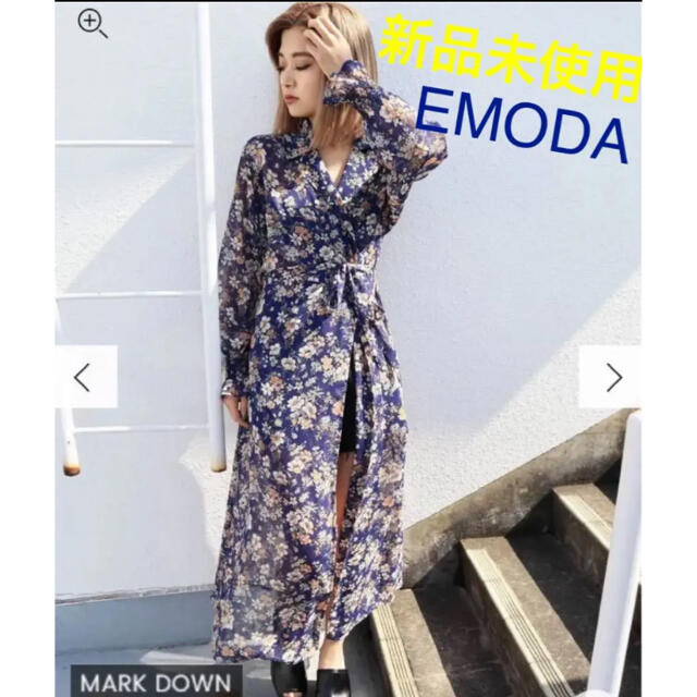 EMODA(エモダ)の【新品】エモダ　ワンピース　ガウン　花柄　シャツワンピース　ロングガウン レディースのトップス(シャツ/ブラウス(長袖/七分))の商品写真