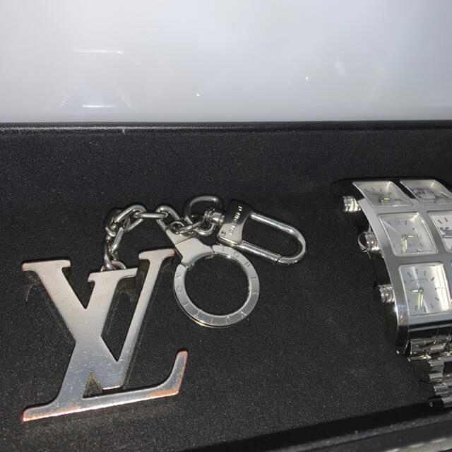 LOUIS VUITTON(ルイヴィトン)のLOUIS  VUITTON charm メンズのファッション小物(キーホルダー)の商品写真