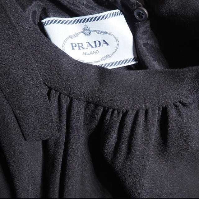 PRADA(プラダ)のPRADA プラダジョーゼット バックリボン ワンピース7分袖 プリーツ  レディースのワンピース(ひざ丈ワンピース)の商品写真