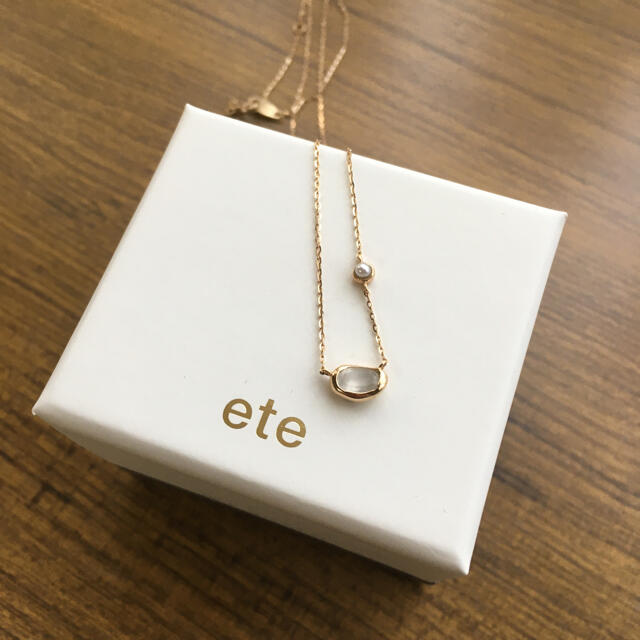 ete(エテ)のete 2020 冬限定　ストーンネックレス レディースのアクセサリー(ネックレス)の商品写真