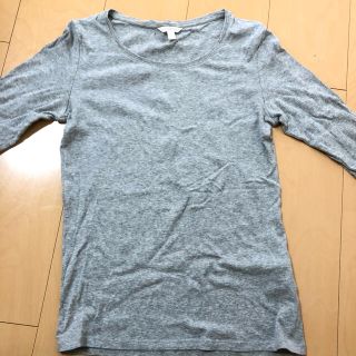 ユニクロ(UNIQLO)のユニクロ　長袖Tシャツ　ロンT  グレー(Tシャツ(長袖/七分))