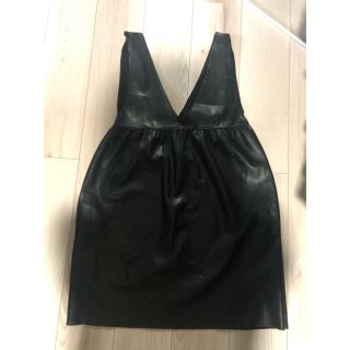 ザラ(ZARA)のZARA フェイクレザー ジャンパースカート(ひざ丈ワンピース)