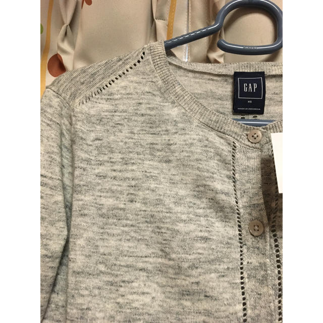 GAP(ギャップ)の今期新品GAPコットンニットカーディあんこ様専用 レディースのトップス(カーディガン)の商品写真