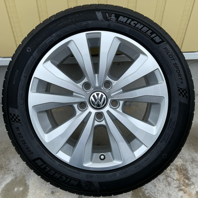 Volkswagen(フォルクスワーゲン)のvw  ゴルフ ホイールタイヤ4本セット 16インチ 205/55/16 自動車/バイクの自動車(タイヤ・ホイールセット)の商品写真
