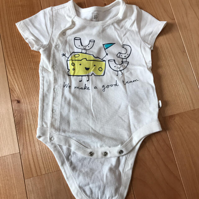 babyGAP(ベビーギャップ)のbabyGap80 キッズ/ベビー/マタニティのベビー服(~85cm)(ロンパース)の商品写真