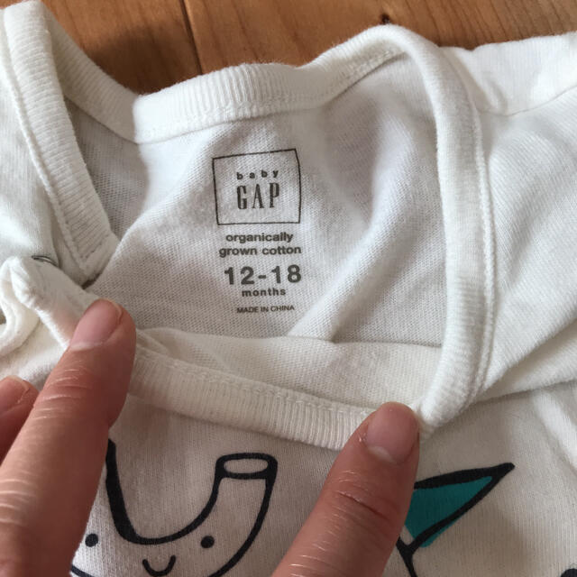 babyGAP(ベビーギャップ)のbabyGap80 キッズ/ベビー/マタニティのベビー服(~85cm)(ロンパース)の商品写真