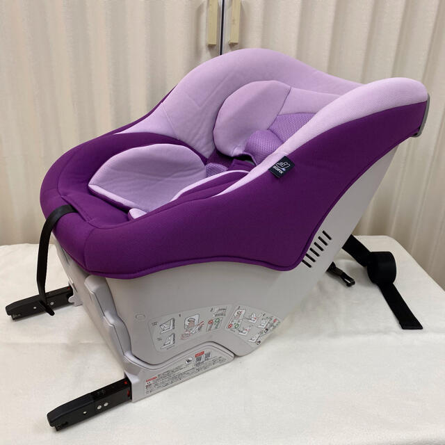 ◆くにちゃん様専用◆美品☆エールべべ　キュートフィックス　グレープ　ISOFIX キッズ/ベビー/マタニティの外出/移動用品(自動車用チャイルドシート本体)の商品写真