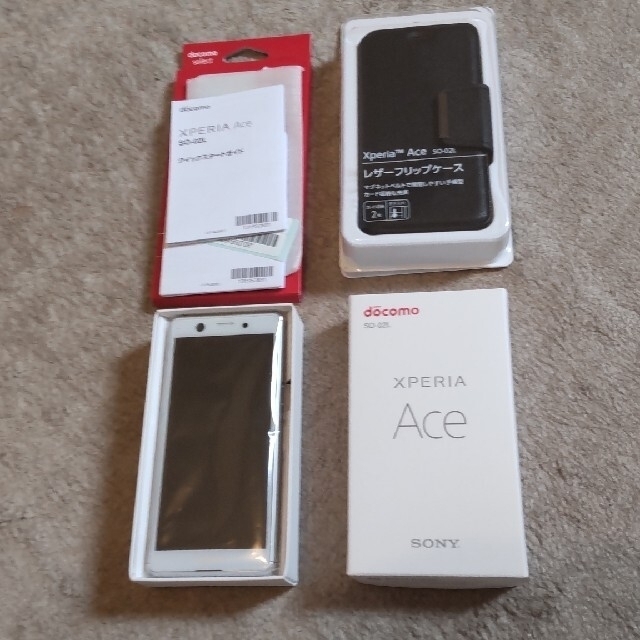 スマホ/家電/カメラエクスペリアace Docom(White)  新品純正ケース付