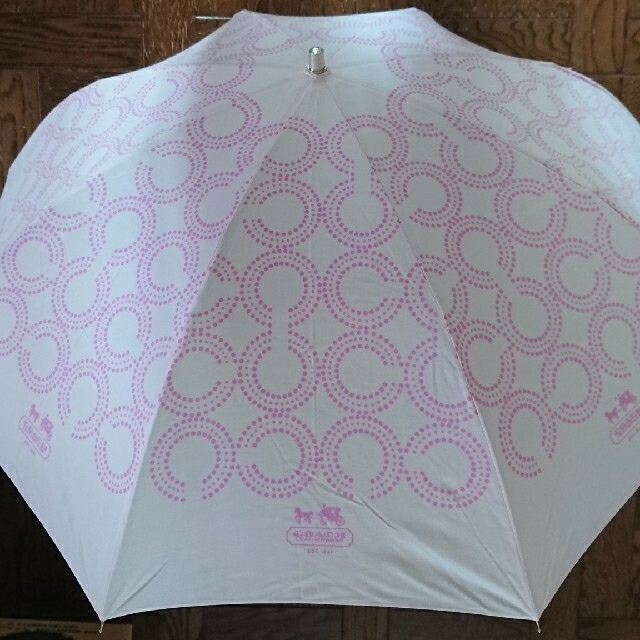 COACH(コーチ)のコーチ 日傘 ピンク 非売品 ＋ ホテルアメニティ レディースのファッション小物(傘)の商品写真