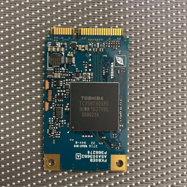 東芝(トウシバ)のToshiba SSD mSATA 256GB使用時間0 スマホ/家電/カメラのPC/タブレット(PCパーツ)の商品写真