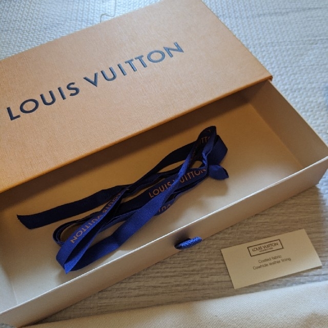 LOUIS VUITTON(ルイヴィトン)のルイヴィトン　紙袋　 レディースのバッグ(ショップ袋)の商品写真