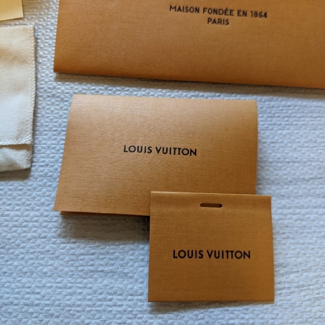 LOUIS VUITTON(ルイヴィトン)のルイヴィトン　紙袋　 レディースのバッグ(ショップ袋)の商品写真