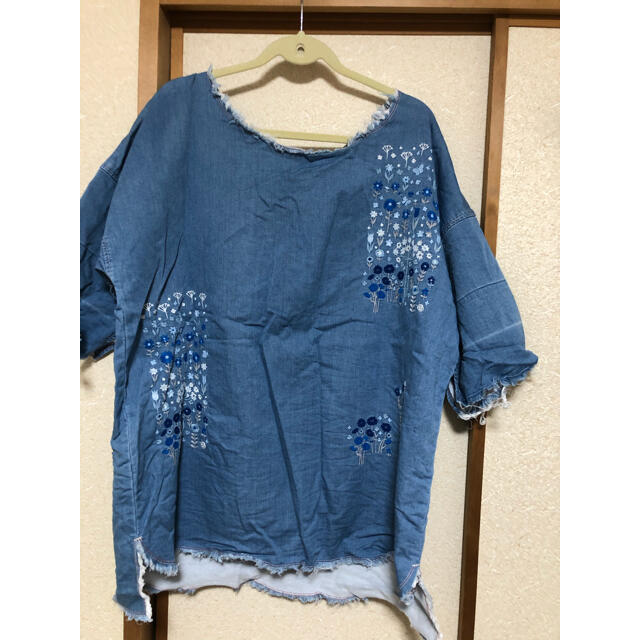 AS KNOW AS(アズノウアズ)のas know as any wear 17号(5L) 刺繍入り　花柄　半袖 レディースのトップス(シャツ/ブラウス(半袖/袖なし))の商品写真