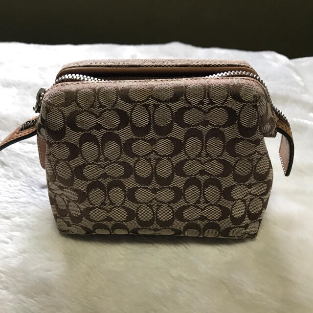 COACH(コーチ)のcoach ポーチ レディースのファッション小物(ポーチ)の商品写真