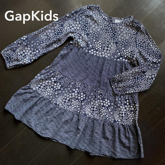 GAP Kids(ギャップキッズ)のギャップキッズ 【2回使用】130m 小花柄ティアードワンピース キッズ/ベビー/マタニティのキッズ服女の子用(90cm~)(ワンピース)の商品写真