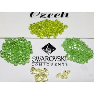 スワロフスキー(SWAROVSKI)の● SWAROVSKI ビーズ ＆ ボヘミアングラスビーズ ＆ レッド系mix (各種パーツ)