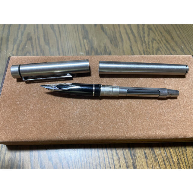 SHEAFFER(シェーファー)のSheaffer 万年筆　TARGA インテリア/住まい/日用品の文房具(ペン/マーカー)の商品写真