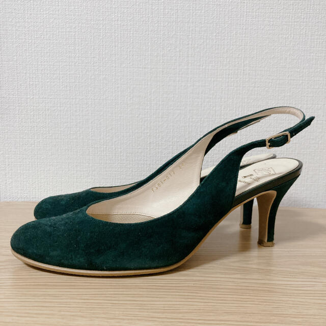 No. 21(ナンバートゥエンティワン)の【美品】NUMBER TWENTY ONE / パンプス　DEEP Green レディースの靴/シューズ(ハイヒール/パンプス)の商品写真