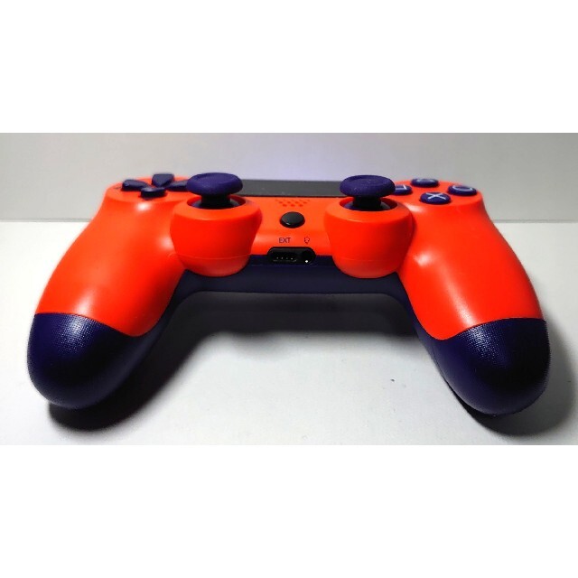 PlayStation4(プレイステーション4)のプレステ4 ワイヤレス コントローラ オレンジ ブルー 新品 ps4 エンタメ/ホビーのゲームソフト/ゲーム機本体(家庭用ゲーム機本体)の商品写真