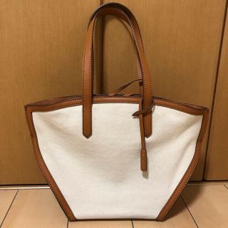 チャールズアンドキース(Charles and Keith)のCHARLES&KIETH/ラージ ジオメトリックトートバッグ(トートバッグ)