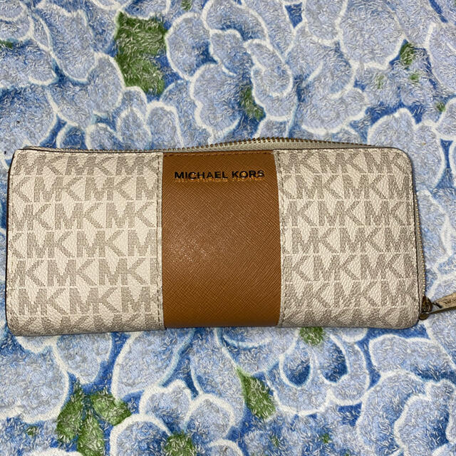 Michael Kors(マイケルコース)のMICHAEL KORS財布 レディースのファッション小物(財布)の商品写真