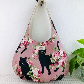 黒猫とローズ・*:.。ワンハンドルバッグ ハンドメイドの通販 by 's