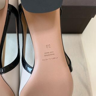 新品 5.7万円 ペリーコ 38 25cm パンプス ルネッタ アッシュホワイト-