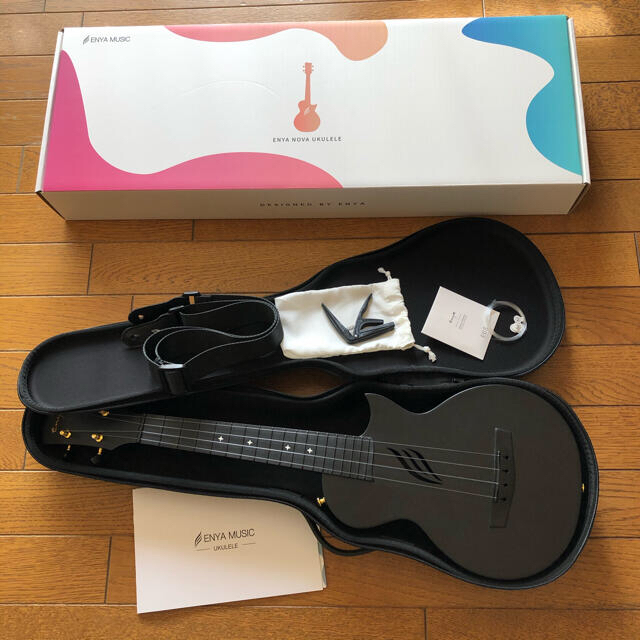 美品 ENYA UKULELE Nova カーボンファイバー製 ウクレレ　ギター