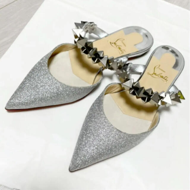 Christian Louboutin(クリスチャンルブタン)の(新品未使用) Christian Louboutinフラットローファーサンダル レディースの靴/シューズ(サンダル)の商品写真