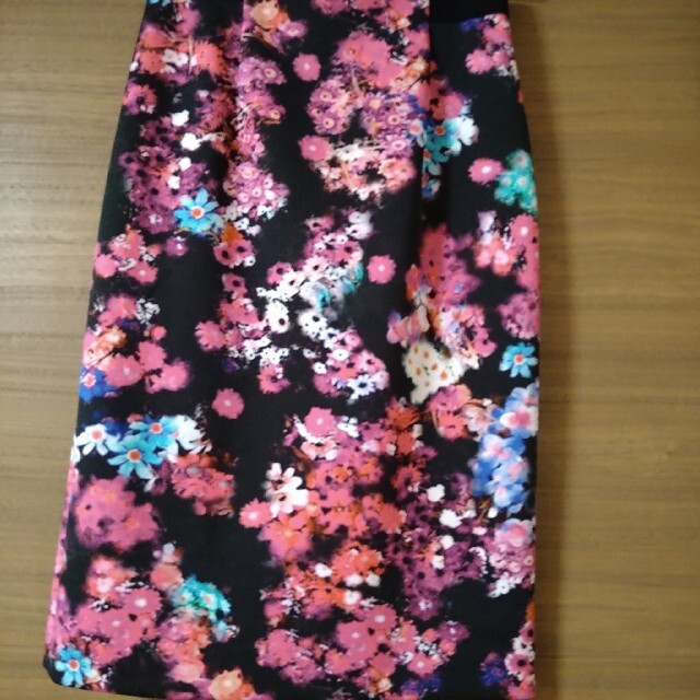 Pinky&Dianne(ピンキーアンドダイアン)のゆぴ様専用★ピンキー★ひざ丈スカート レディースのスカート(ひざ丈スカート)の商品写真