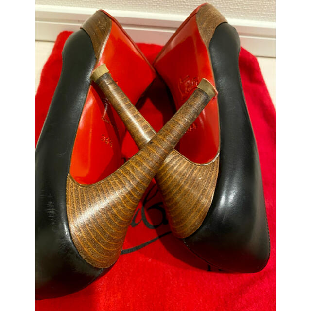 Christian Louboutin(クリスチャンルブタン)のクリスチャンルブタン　レザー　オープントゥパンプス　黒　パンプス レディースの靴/シューズ(ハイヒール/パンプス)の商品写真