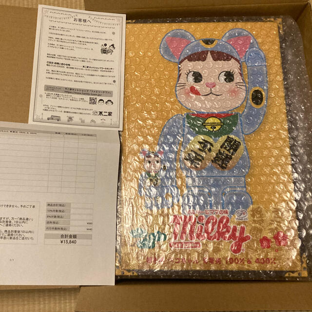 2024年新作入荷 BE@RBRICK 招き猫 ペコちゃん 青蓄光 100％ ＆ 400