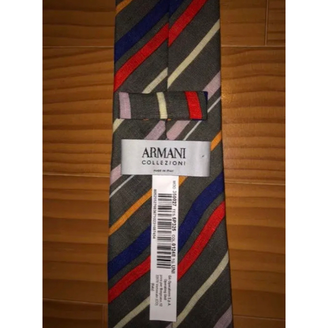 ARMANI COLLEZIONI(アルマーニ コレツィオーニ)の値下げ　新品未使用タグ付　アルマーニ　グレーアソートストライプ メンズのファッション小物(ネクタイ)の商品写真