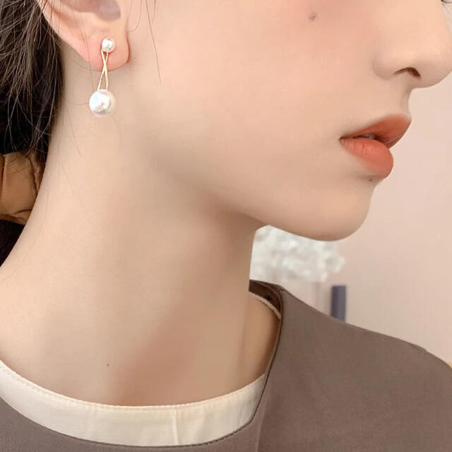 AHKAH(アーカー)のcross line pearl pierce ◯18k & s925 post レディースのアクセサリー(ピアス)の商品写真