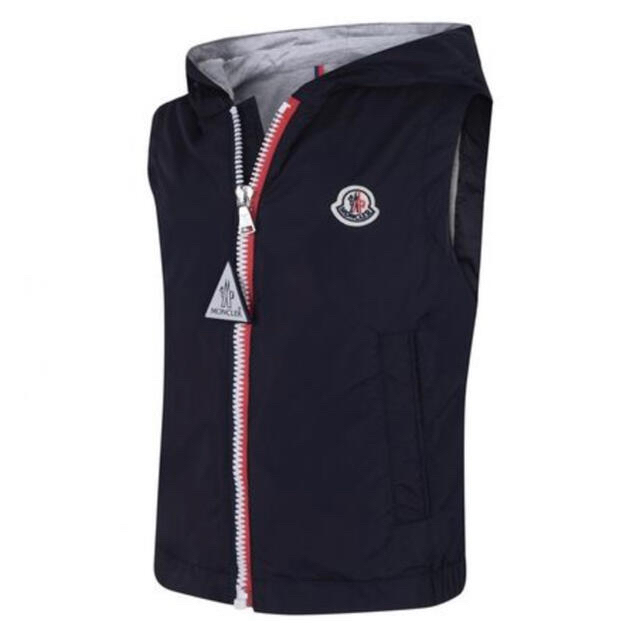 MONCLER(モンクレール)の【新品】☆MONCLER★大人もOK☆DENEBフード付ナイロンベスト キッズ/ベビー/マタニティのキッズ服男の子用(90cm~)(その他)の商品写真